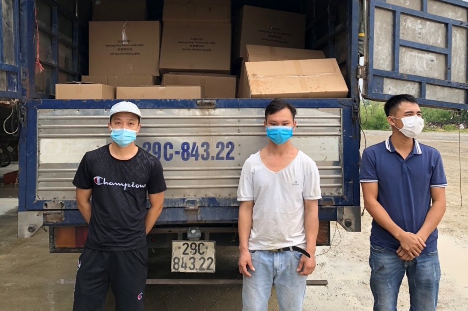 Chốt kiểm soát dịch bệnh COVID-19 liên ngành tại ngã tư Quý Cao phát hiện 05 người trốn  khai báo y tế